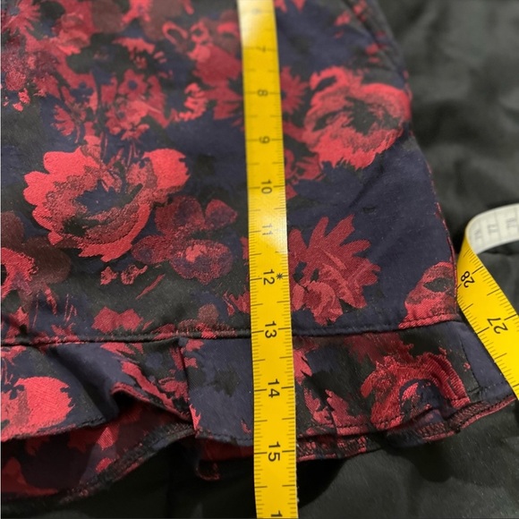 Express mini skirt Size2. Black and red - Picture 4 of 6